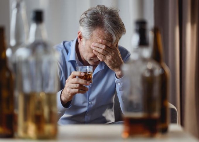 Mężczyzna poddany przymusowemu leczeniu alkoholizmu